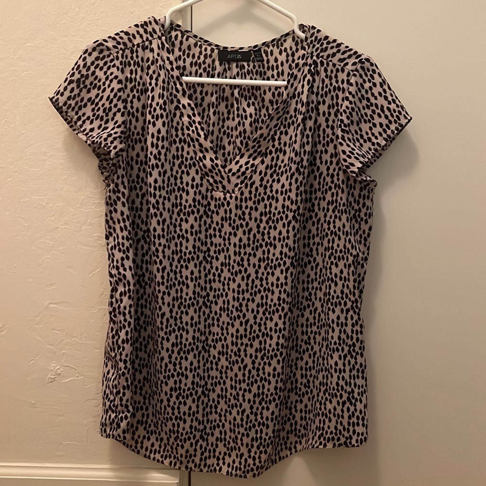 Short Sleeved V-Neck Blouse (light pink w/ black print)